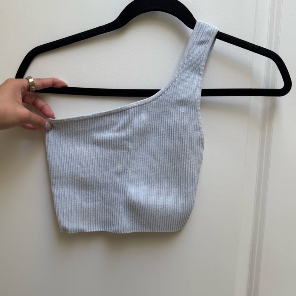 Aritzia Babaton Sculpt Knit Top